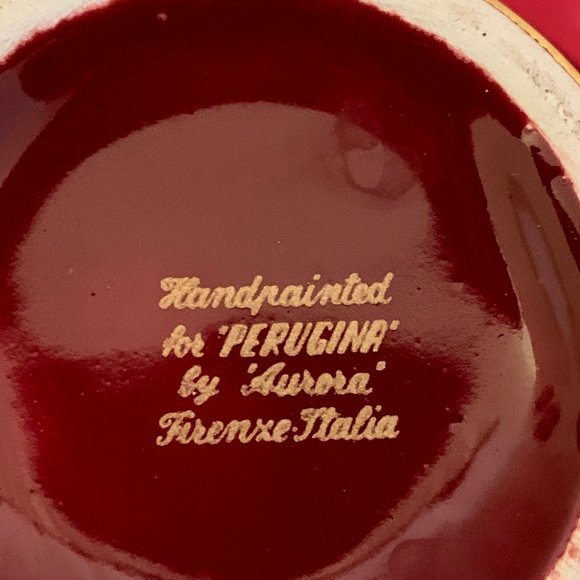 Hand-painted Perugina w/Griffin Vase - Picture 10 of 10